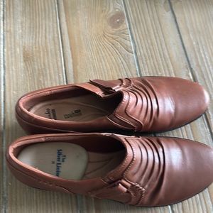 EVERYTHING MUST GO Clarks soft cushion loafers